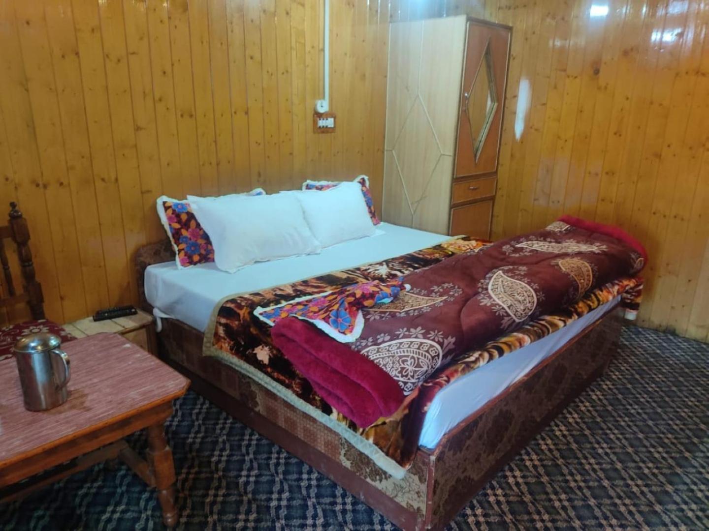 Roseland Cottage , Gulmarg Exterior photo