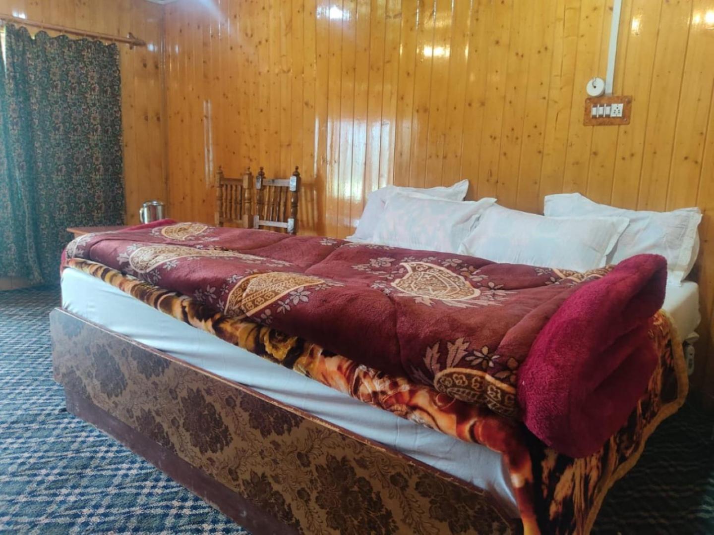 Roseland Cottage , Gulmarg Exterior photo