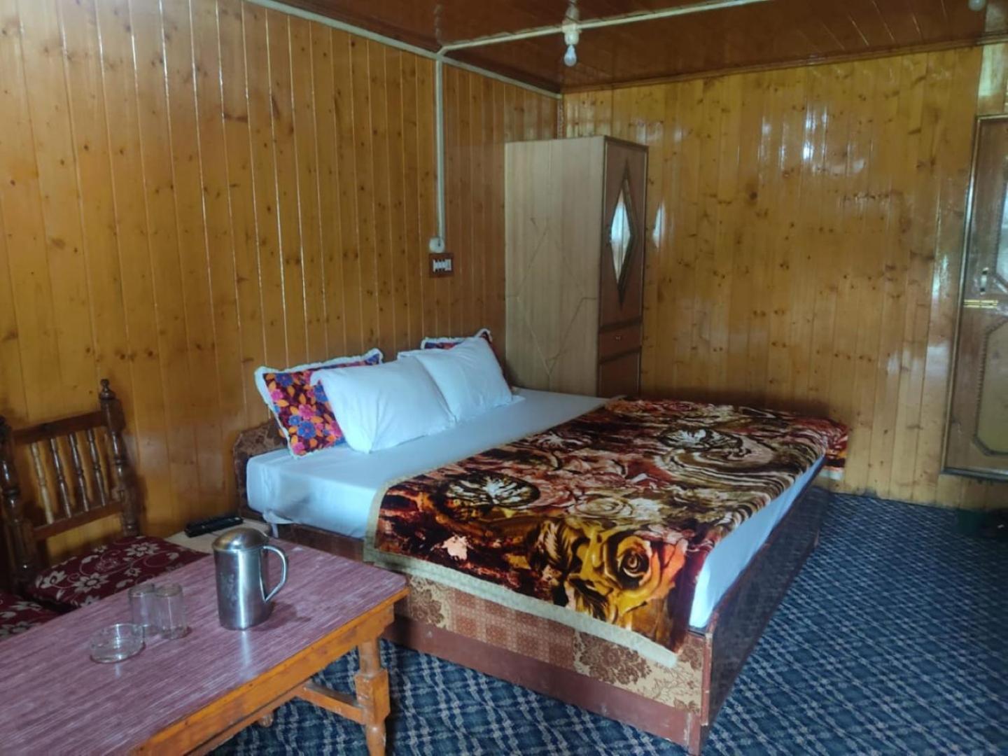 Roseland Cottage , Gulmarg Exterior photo